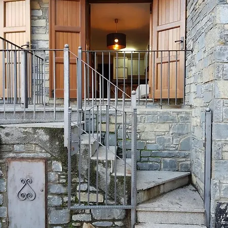 Nilsson, Casa Botigue, Centro De بلان